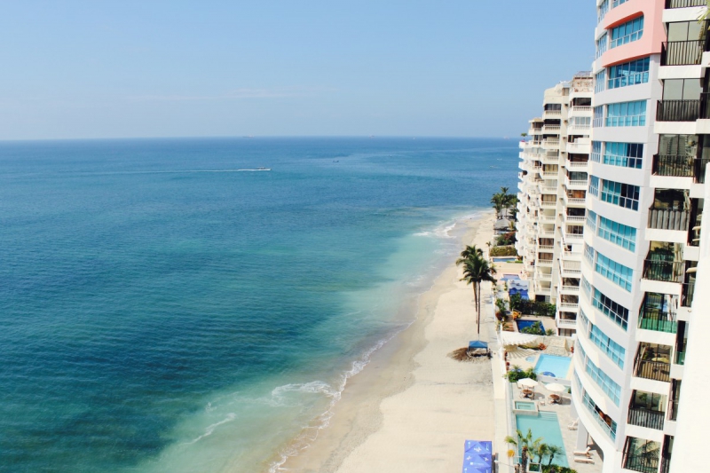 chambre-hote-GATTIERES-min_beach_ocean_shore_hotel_palm_tree-33726